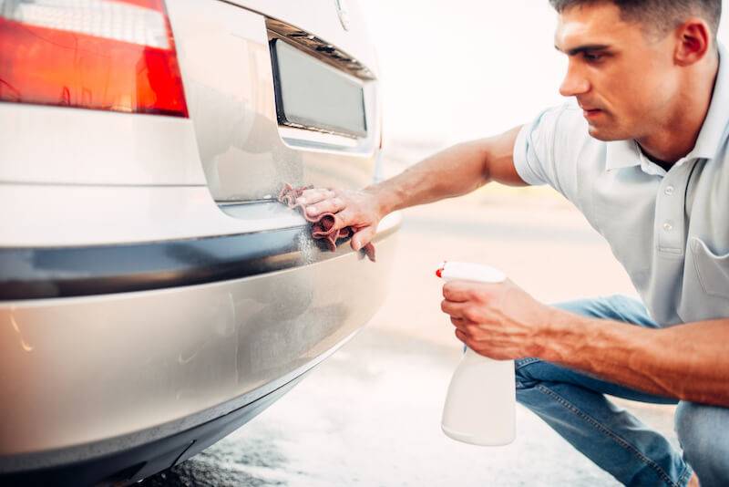 auto-kunststoffleisten-putzen