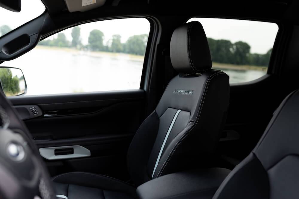 ford ranger phev sitze