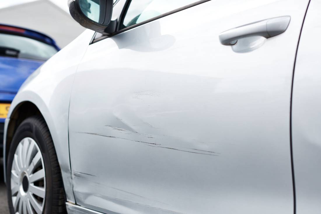 kratzer am weißen auto kratzer am weißen auto