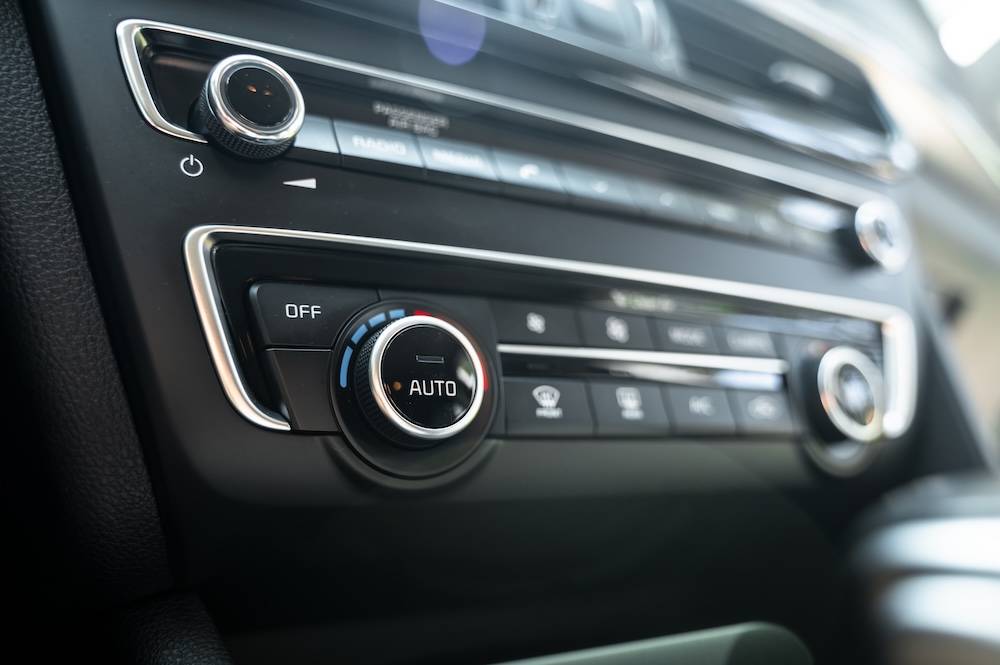 Klimaautomatik Frontalansicht Klimaautomatik Frontalansicht