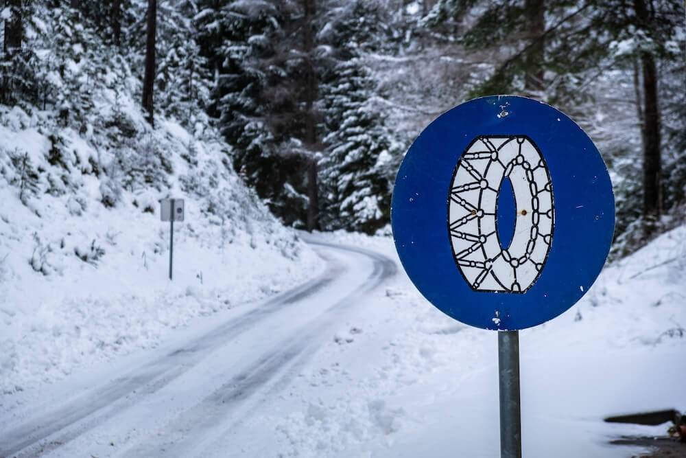 verkehrszeichen schneekettenpflicht verkehrszeichen schneekettenpflicht