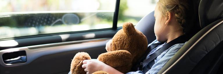kind im auto kind im auto