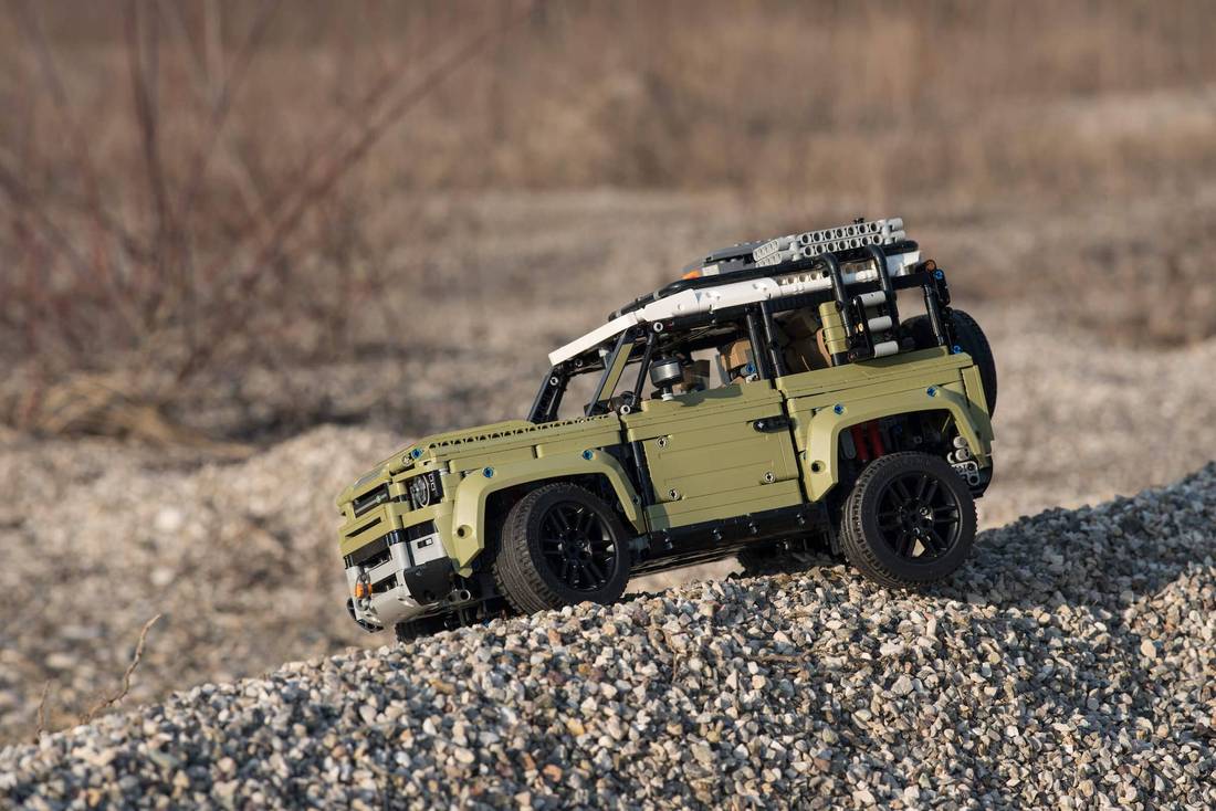 lego auto auf sand