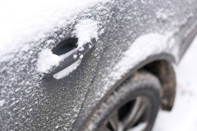 festgefrorene autotuer enteisen festgefrorene autotuer enteisen