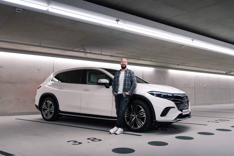 mercedes benz eqs suv test
