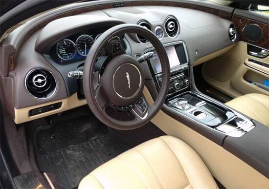 cockpit und innenraum im xj von jaguar