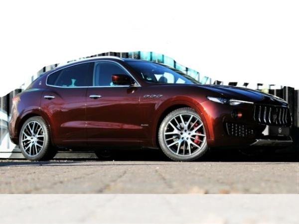 Foto - Maserati Levante SQ4