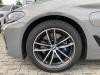 Foto - BMW 530 e Touring Aut Wireless 360G Head Up Driving Pro