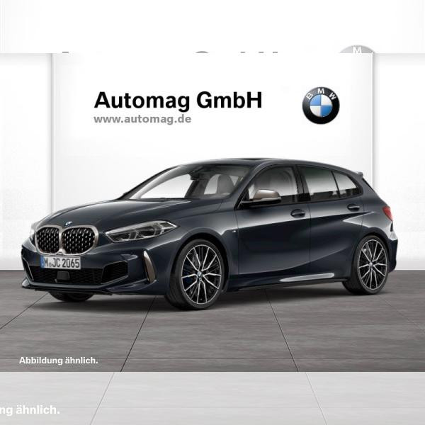 Foto - BMW M135 i xDrive LimousineLiveCockpitPROF Pano H&K el.Heckklappe