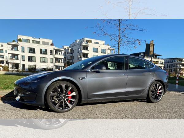 Foto - Tesla Model 3 