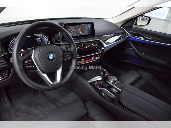 Foto - BMW 530 e xDrive Navi Leder Tempom.aktiv Glasdach Xenon MP3 Schn.