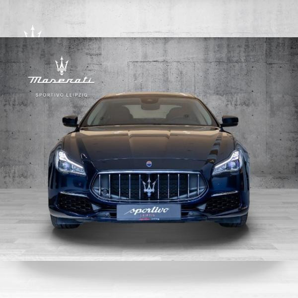 Foto - Maserati Quattroporte **Chauffeur Ausstattung**