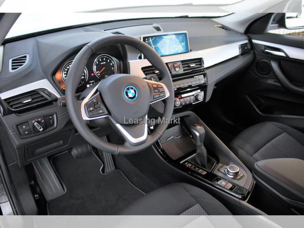 Foto - BMW X2 xDrive25e Advantage LED Navi PDC SHZ