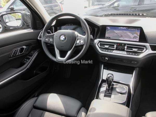 Foto - BMW 320 i Advantage Automatik Navi Tempom.aktiv Glasdach Bluetooth PDC MP3 Schn.