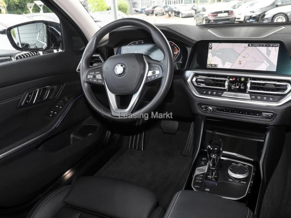 Foto - BMW 320 d xDrive Luxury Line Automatik Navi Leder Tempom.aktiv Glasdach Bluetooth MP3 Schn.
