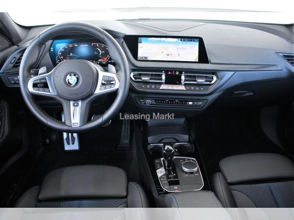 Foto - BMW M135i xDrive Navi Bluetooth PDC MP3 Schn. HeadUp