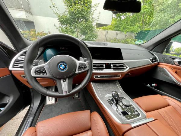 Foto - BMW X5 545e M Paket
