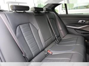 BMW M340d xDrive Limo Standheizung Laser Navi HeadUp Gestikst. ACC Carbondach