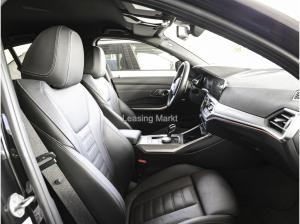 BMW 320 i M Sport Automatik Navi Leder Bluetooth PDC MP3 Schn.