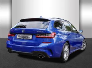 BMW 330 d Touring M Sport Auto. Navi Leder Panoramadach Bluetooth PDC MP3 Schn.