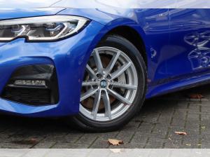 BMW 330 d Touring M Sport Auto. Navi Leder Panoramadach Bluetooth PDC MP3 Schn.