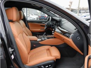 BMW 530 i xDrive Touring Navi Leder Tempom.aktiv Panoramadach Bluetooth MP3 Schn.