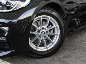 BMW 320 i M Sport Automatik Navi Leder Bluetooth PDC MP3 Schn.