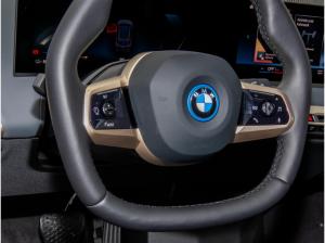 BMW ix xDrive40 mtl. mieten inkl. Vers. + Steuer (mehrere Farben verfügbar)