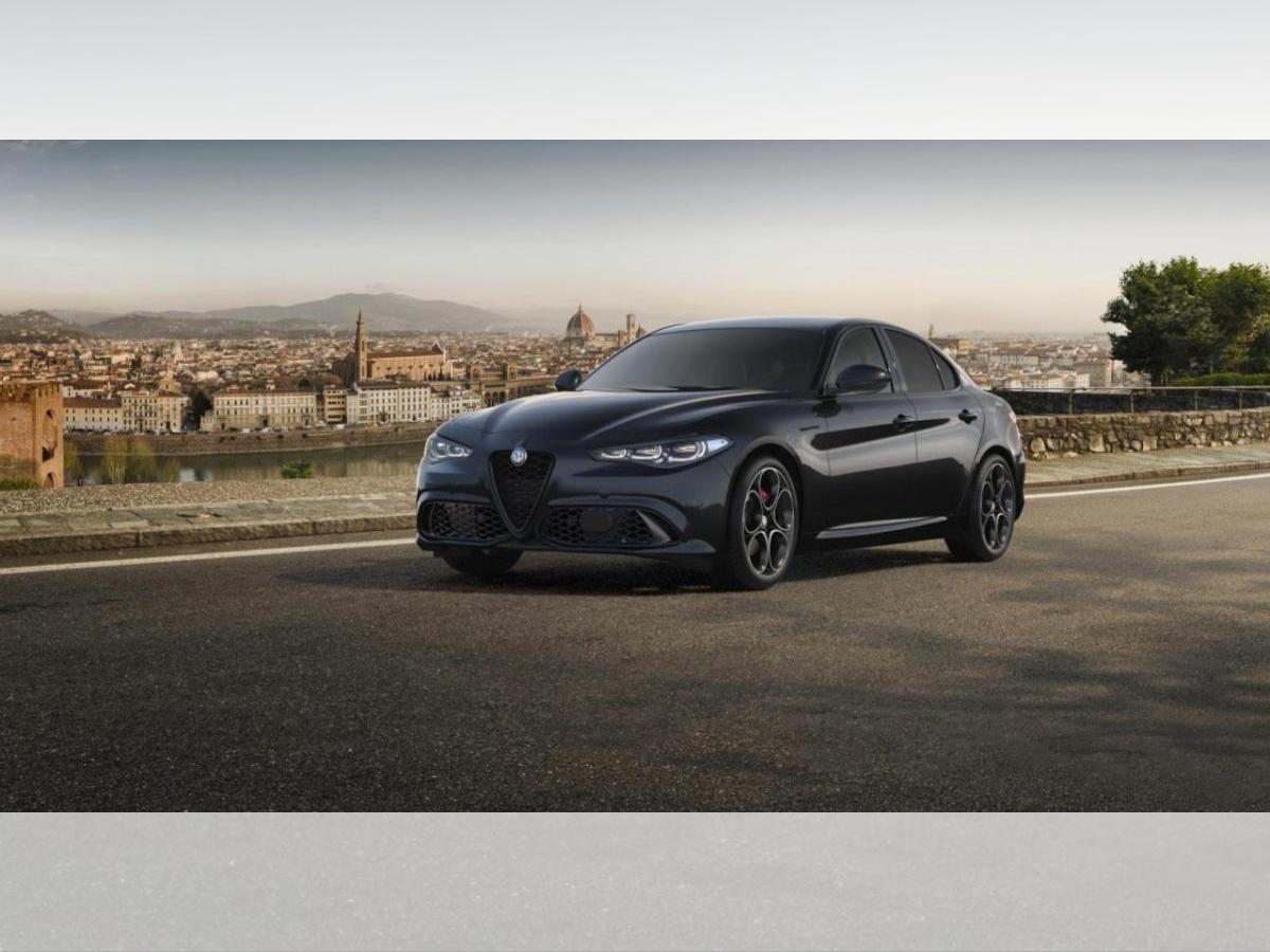 Alfa Romeo Giulia 2.0 Turbo Competizione MY23 Assistenzpaket