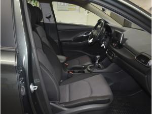 Hyundai i30 cw 1.5 Kombi - Ganzjahresreifen Klima Einparkhilfe - HU+Inspektion neu