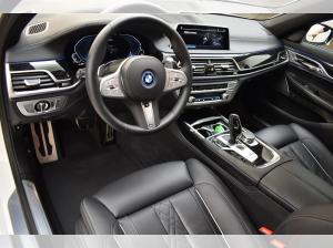 BMW 745 e NEU bei BMW Hofmann
