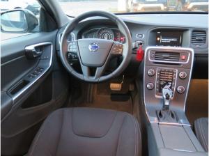 Volvo V60 Kombi Kinetic D3 SOFORT VERFÜGBAR