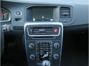 Volvo V60 Kombi Kinetic D3 SOFORT VERFÜGBAR
