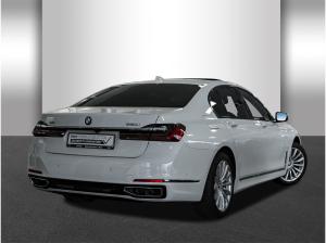 BMW 750 i xDrive Lim Aut., TV+, Glasdach, Massagesitze, Sitzbel., Standheiz., Laserlicht