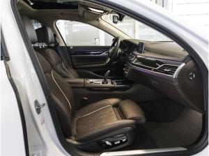 BMW 750 i xDrive Lim Aut., TV+, Glasdach, Massagesitze, Sitzbel., Standheiz., Laserlicht