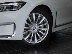 BMW 750 i xDrive Lim Aut., TV+, Glasdach, Massagesitze, Sitzbel., Standheiz., Laserlicht