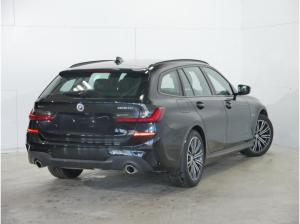 BMW 330 e xDrive+M SPORTPAKET+ANH.KUPPLUNG+LASER+PANORAMA