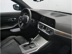 BMW 330 e xDrive+M SPORTPAKET+ANH.KUPPLUNG+LASER+PANORAMA