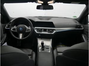 BMW 330 e xDrive+M SPORTPAKET+ANH.KUPPLUNG+LASER+PANORAMA