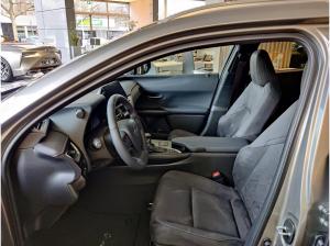 Lexus UX 250h Style "Vollhybrid "Modelljahr 2023