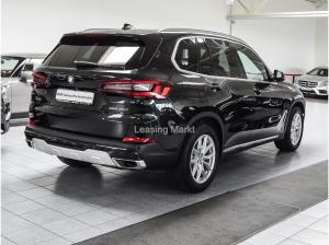 BMW X5 xDrive30d Navi Leder Tempom.aktiv Panoramadach Bluetooth MP3 Schn.