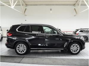 BMW X5 xDrive30d Navi Leder Tempom.aktiv Panoramadach Bluetooth MP3 Schn.