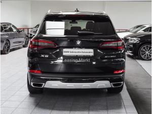 BMW X5 xDrive30d Navi Leder Tempom.aktiv Panoramadach Bluetooth MP3 Schn.