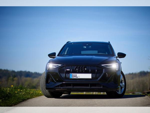 Foto - Audi e-tron S line quattro 300 KW
