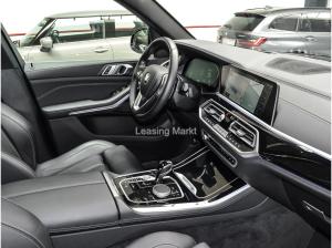 BMW X5 xDrive30d Navi Leder Tempom.aktiv Panoramadach Bluetooth MP3 Schn.