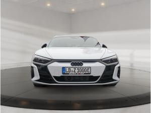 Foto - Audi e-tron GT RS optik carbon, Carbondach, Stadt, Parken, Tour, Massage+Belüftung