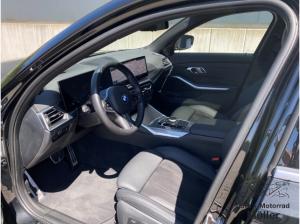 BMW 330 iA Touring M Sport Head-Up Glasdach LED HiFi