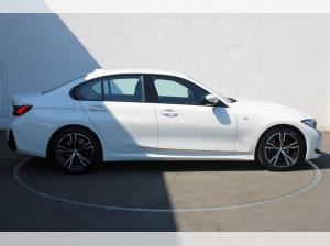 BMW 320 d xDrive M SPORT+LCPROF+KAMERA+HIFI+ADAP-LED