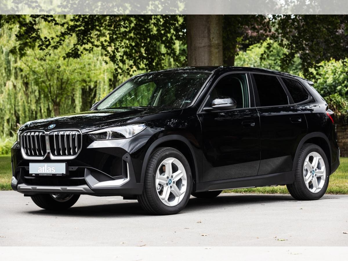 BMW iX1 xDrive30 • ACC • Kamera • Massagesitze • LED •