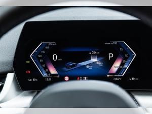 BMW iX1 xDrive30 •  ACC •  Kamera •  Massagesitze •  LED •